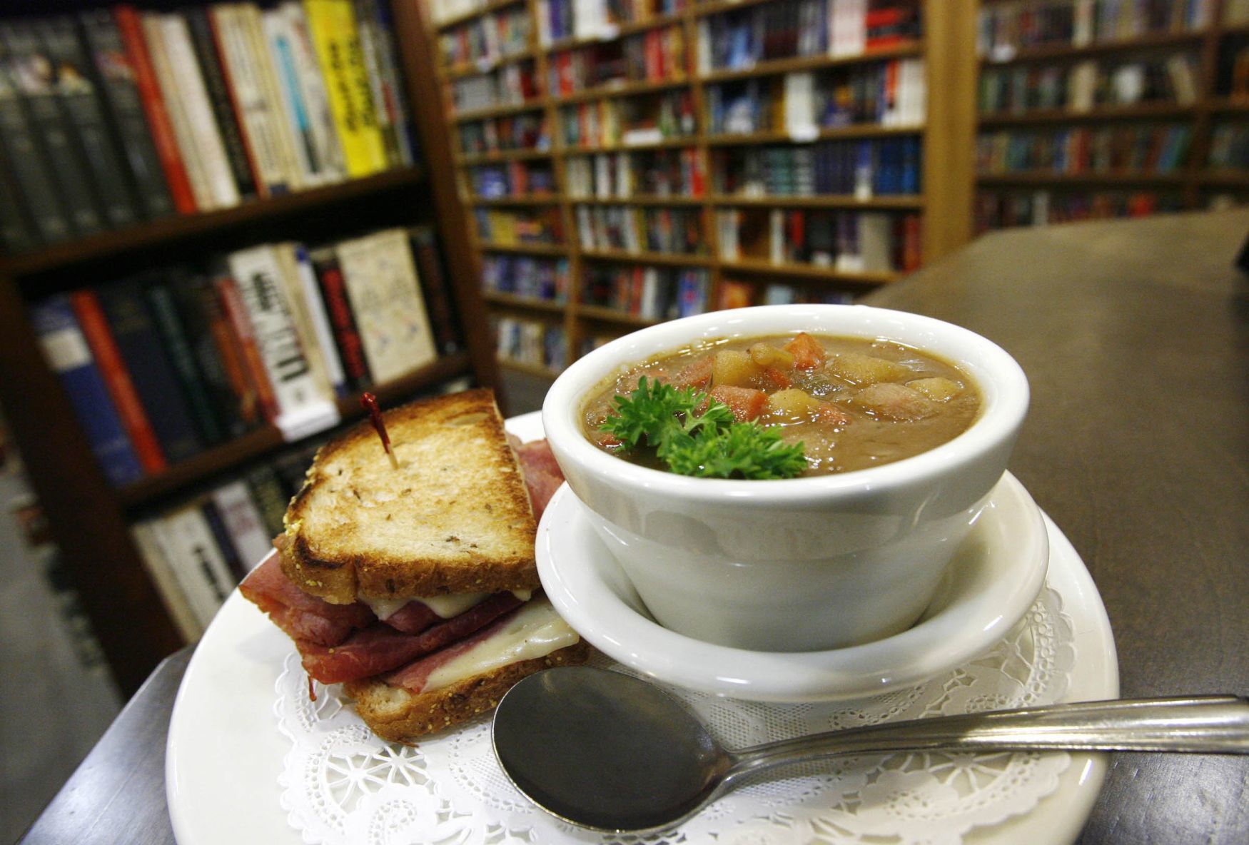 McHuston Booksellers & Irish Bistro